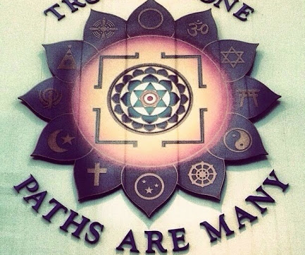 Fotos Truth is one - Paths are many
