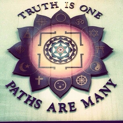 Fotos Truth is one - Paths are many